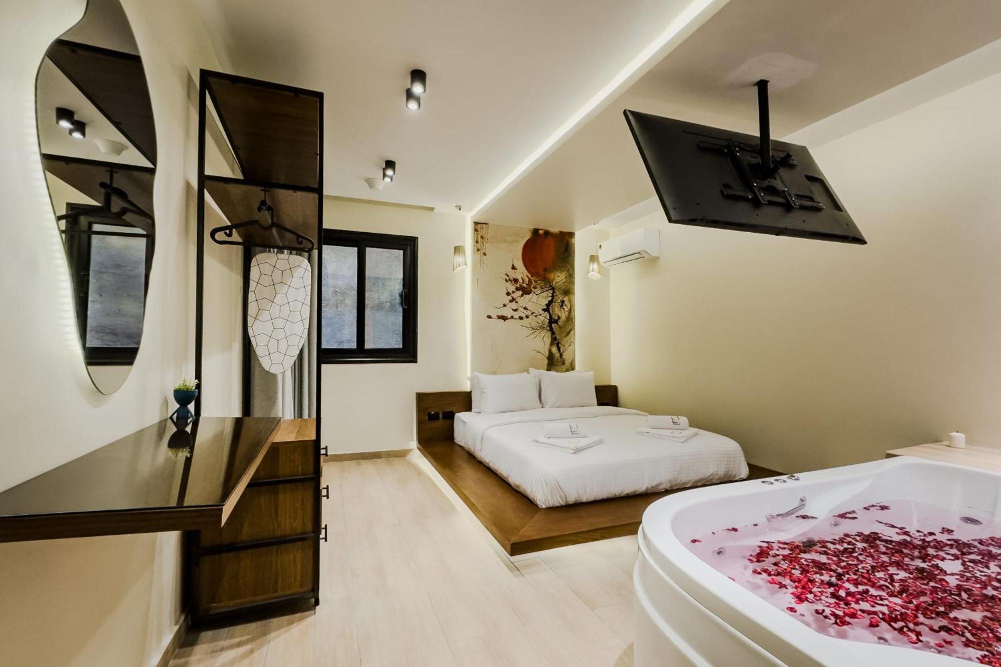 The 1bdr Placid Pod W Jacuzzi 5min To Cai Airport Apartment